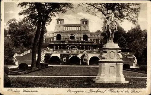 Ak Potsdam, Schloss Sanssouci, Orangerie und Denkmal Friedrich des Großen