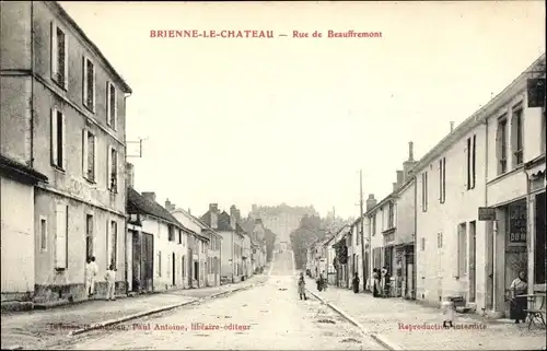 Ak Brienne le Château Aube, Rue de Beaufremont