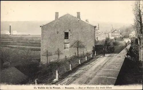 Ak Nouzon Nouzonville Ardennen, Straße und Haus der drei Muscheln