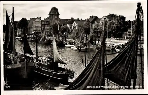 Ak Ostseebad Warnemünde Rostock, Partie am Strom