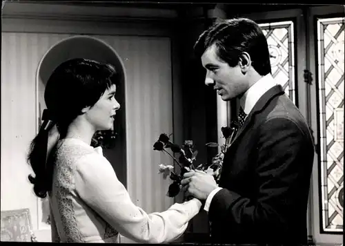 49 Pressefotos Geraldine Chaplin, Stranger in the house, The Hawaiians