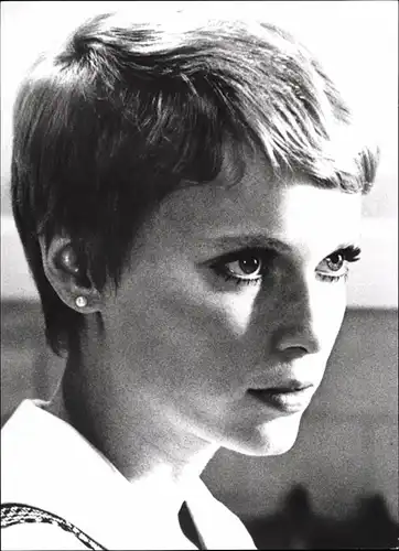 28 Pressefotos Mia Farrow, Portraits und Filmszenen