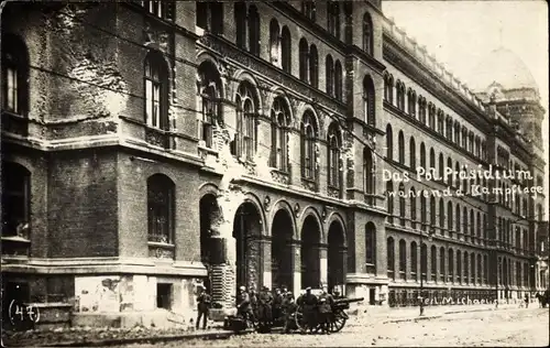 Foto Ak Berlin Mitte, Straßenkämpfe 1919, Polizeipräsidium nach schwerem Artilleriefeuer