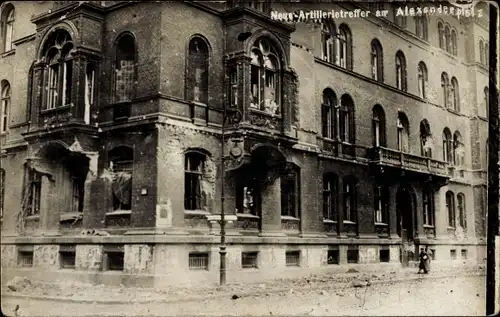 Foto Ak Berlin, Straßenkämpfe 1919, Neue Artillerietreffer am Alexanderplatz