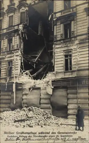 Ak Berlin, Generalstreik 1919, Straßenkämpfe, Wirkung eines Minentreffers gegen die Spartakisten