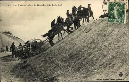 Ak Französische Armee, Artillerie, Pferde ziehen ein Geschütz
