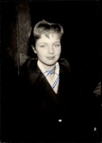 Foto Schauspielerin Sabine Sinjen, Portrait, Autogramm