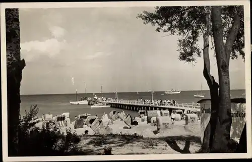 Foto Ak Ostseebad Timmendorfer Strand, Landungsbrücke, Strandkörbe
