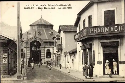 Ak Dakar Senegal, Rue Dagorne, der Markt, Apotheke