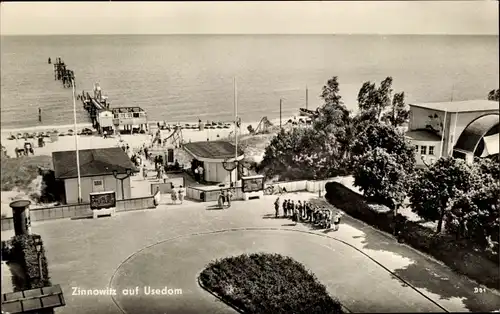 Ak Ostseebad Zinnowitz auf Usedom, Seebrücke, Partie am Strand