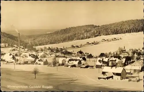 Ak Carlsfeld Eibenstock im Erzgebirge, Panorama vom Ort, Winter