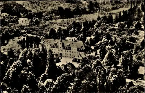 Ak Schnepfenthal Waltershausen in Thüringen, Blick auf die Salzmannschule, Luftbild