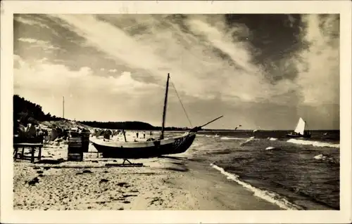 Ak Ostseebad Zempin auf Usedom, Am Strand, Boot