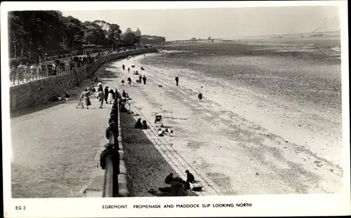Ak Egremont North West England, Promenade and Maddock slip, looking north