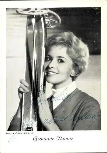 Ak Schauspielerin Germaine Damar, Ski, Autogramm