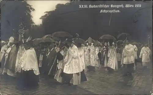 Ak Wien 1 Innere Stadt, XXIII. Eucharistischer Kongreß 1912, Festprozession im Regen