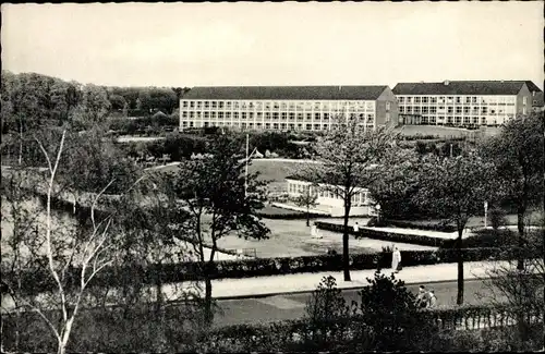 Ak Itzehoe, Kreisberufsschule, Pavillon ums Planschbecken