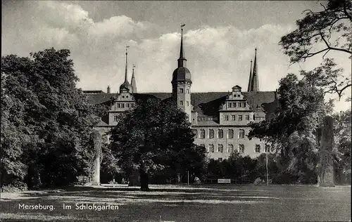 Ak Merseburg an der Saale, Im Schlossgarten