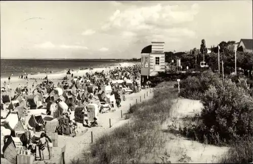 Ak Ostseebad Bansin Heringsdorf auf Usedom, Strand mit Musikpavillon, Strandkörbe