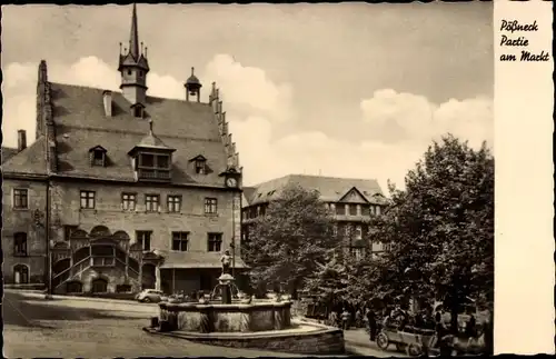 Ak Pößneck in Thüringen, Partie am Markt, Brunnen
