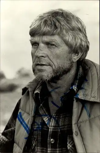 Ak Schauspieler Hardy Krüger, Portrait, Autogramm, Hemd, Weste