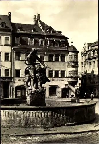 Ak Gera in Thüringen, Simsonbrunnen, Stadt-Apotheke mit Erker