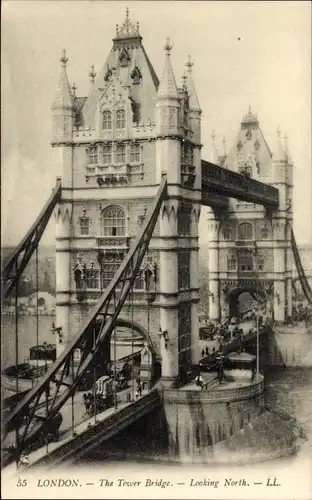 Ak London City England, Tower Bridge, Looking North