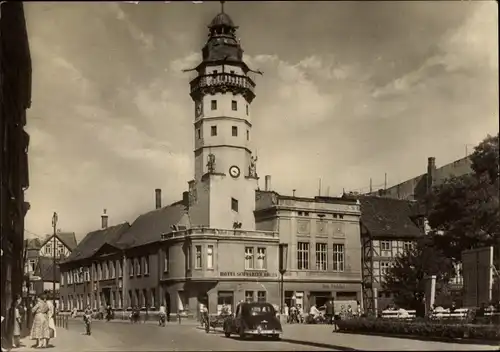 Ak Salzwedel in der Altmark, Straße der Jugend, Hotel Schwarzer Adler, Turm altes Rathaus