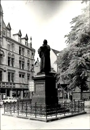 Foto Erfurt in Thüringen, Lutherdenkmal an der Kaufmannskirche