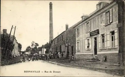 Ak Bernaville Somme, Rue de Domart