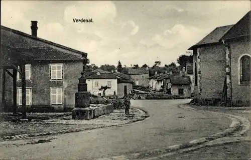 Ak Verdenal Meurthe et Moselle, Straßenpartie