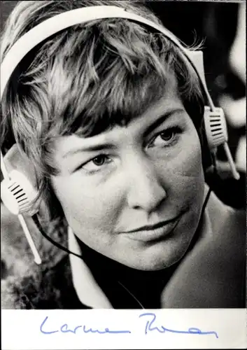 Ak Journalist Carmen Thomas, Portrait, Autogramm