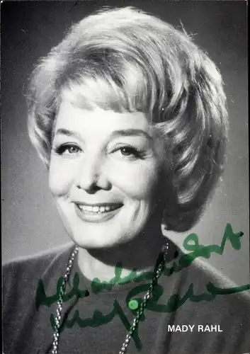 Ak Schauspielerin Mady Rahl, Portrait, Autogramm, Halskette