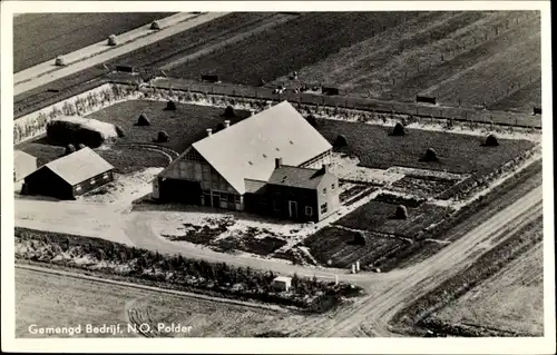 Ak Noordoostpolder Flevoland, Bauernhof, Fliegeraufnahme