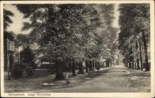 Ak Lage Vuursche Baarn Utrecht Niederlande, Dorpstraat