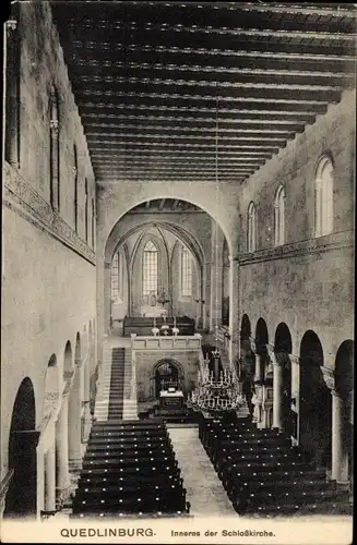 Ak Quedlinburg im Harz, Schloßkirche, Innenansicht, Altar, Bänke
