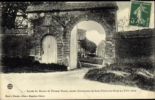Ak Saint-Pierre-sur-Dives Calvados, Entrée du Manoir de Thomas Dunot