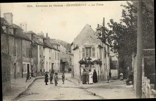 Ak Follainville Dennemont Yvelines, La Place