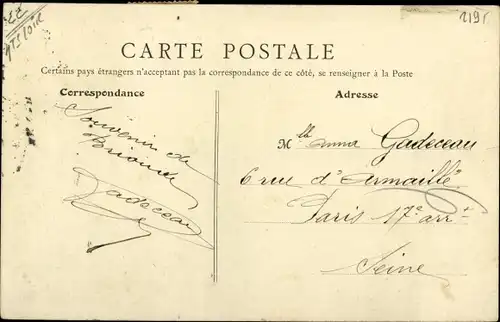 Ak Brioude Haute Loire, Place du Mazel, Charcuterie du Centre, Café du Commerce