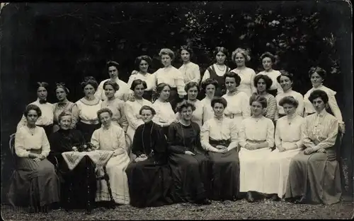 Foto Ak Darmstadt in Hessen, Frauen, Gruppenfoto, Odenwaldklub PPE Winterhauch