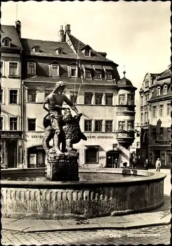 Ak Gera in Thüringen, Simsonbrunnen, Stadt-Apotheke mit Erker