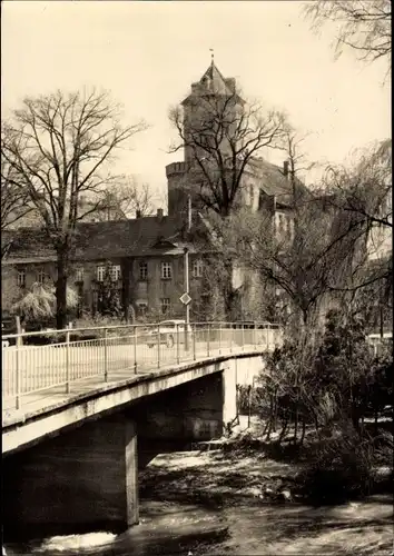 Ak Spremberg in der Lausitz, An der Spree, Brücke
