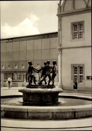 Ak Zwickau in Sachsen, Stadttheater mit Marktbrunnen