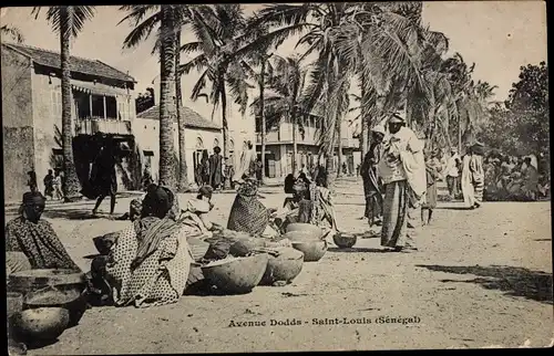 Ak Saint Louis Senegal, Avenue Dodds, Straßenverkäufer