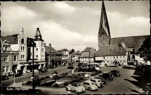 Ak Eutin in Ostholstein, Marktplatz, Kirche, Denkmal