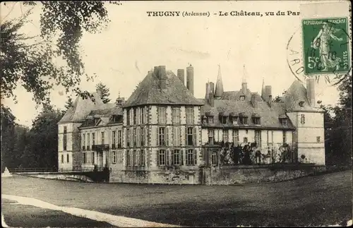 Ak Thugny Ardennes, Le Chateau, vom Park aus gesehen