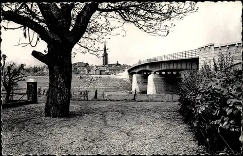 Ak Maaseik Maeseyck Flandern Limburg, Maasbrug