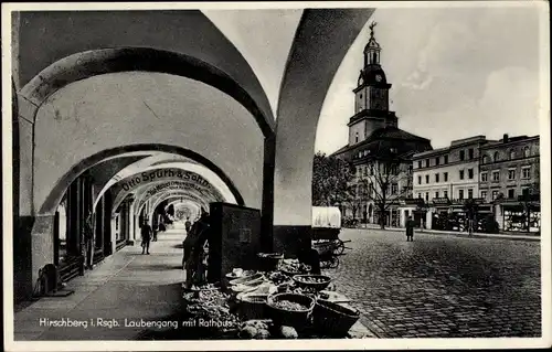 Ak Jelenia Góra Hirschberg Riesengebirge Schlesien, Laubengang, Rathaus