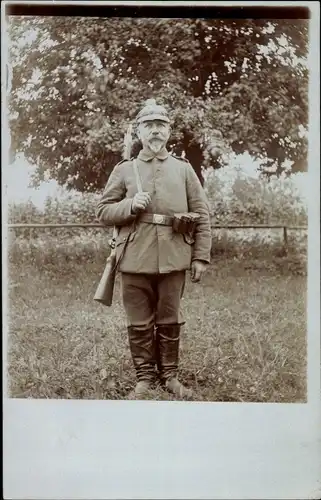 Foto Ak Deutscher Soldat in Uniform, Portrait, Kaiserzeit