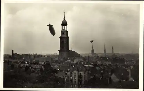 Ak Hamburg, Luftschiff Graf Zeppelin über der St. Michaelis Kirche